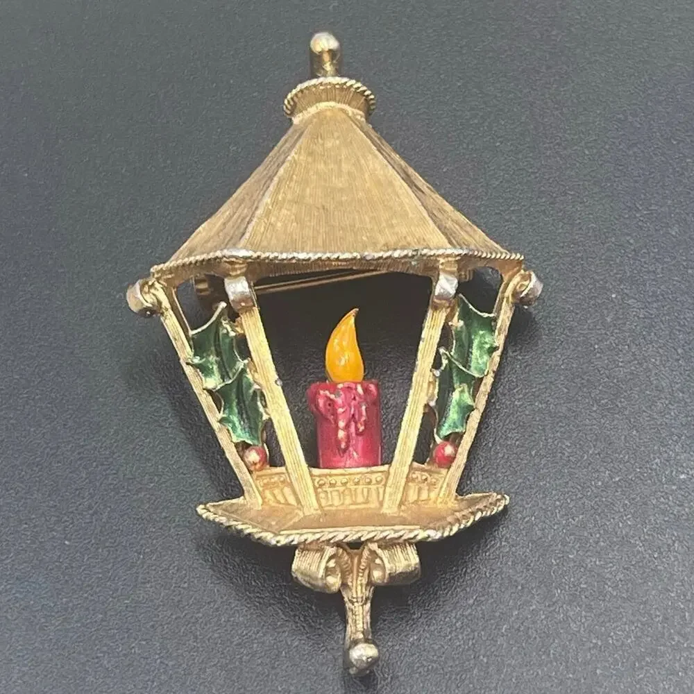 Gerry's Vintage Holiday Christmas Lantern‎ Gold Tone Lit Candle Bow Brooch